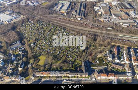 Luftaufnahme, Kleingartenverband Bergmannsheil Bochum, Südinnenstadt, Bochum, Ruhrgebiet, Nordrhein-Westfalen, Deutschland, Bahngleise, DE Stockfoto