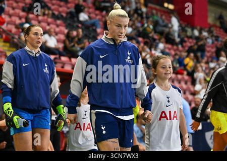 London, Großbritannien. September 2025. London, Eangland, 19. September 2025: Bethany England of Tottenham Hotspur vor dem Spiel der Barclays Women's Super League zwischen Tottenham Hotspur und Manchester City an der Brisbane Road in London, England (Yaroslav Dunka/SPP) Credit: SPP Sport Press Photo. /Alamy Live News Stockfoto