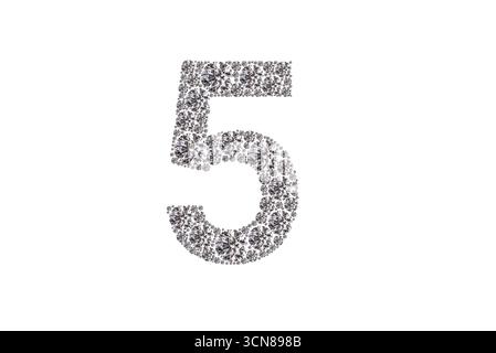 Die Nummer 5 besteht aus kleinen Diamanten. Es ist eine einzigartige und kreative Art, die Zahl darzustellen Stockfoto