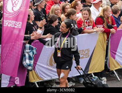 Bristol, Großbritannien. September 2025. Stacy Waaka (NZL) kommt zum Halbfinalspiel der Rugby-Weltmeisterschaft Neuseeland gegen Kanada im Ashton Gate Stadium an. NUR REDAKTIONELLE VERWENDUNG. NICHT FÜR KOMMERZIELLE ZWECKE. Bristol, Großbritannien © ️ Credit: Elsie Kibue/Alamy Live News Stockfoto
