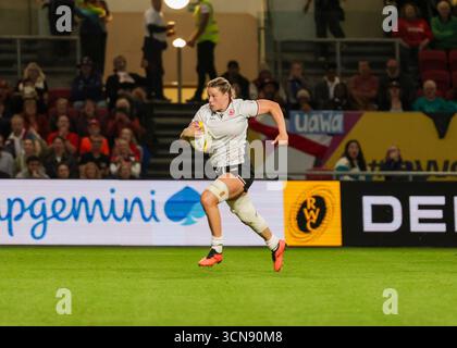Bristol, Großbritannien. September 2025. Sophie de Goede (CAN) mit dem Ball beim Halbfinale der Rugby World Cup von Neuseeland gegen Kanada im Ashton Gate Stadium. NUR REDAKTIONELLE VERWENDUNG. NICHT FÜR KOMMERZIELLE ZWECKE. Bristol, Großbritannien © ️ Credit: Elsie Kibue/Alamy Live News Stockfoto