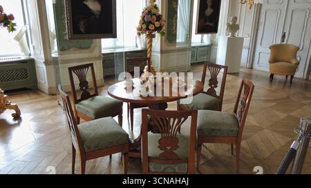 12. April 2025 Polen Walbrzych Niederschlesien Burg Ksiaz oder Fürstenstein. Das Innere des historischen, berühmten Ksiaz Castle Saals. Stockfoto