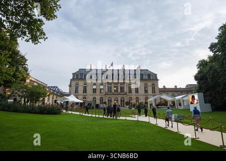 Paris, Frankreich. September 2025. Garten während der 42. Ausgabe der Journees Europeennes du Patrimoine (Tage des Europäischen Kulturerbes) im Elysee-Palast in Paris, Frankreich am 20. September 2025. Foto: David Boyer/ABACAPRESS.COM Credit: Abaca Press/Alamy Live News Stockfoto