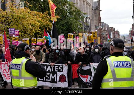Großbritannien: Unity Rally Demonstration Buchanan Street Glasgow 20. September 2025 UK: Unity Rally Demonstration Buchanan Street Glasgow 20. September 2025 Foto: Billy White/EEM/SIPA USA Glasgow Townhead Park Strathclyde Vereinigtes Königreich Copyright: XBillyxWhitex Stockfoto