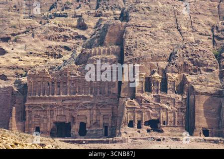 Königliche Mauer mit königlichen Gräbern in der Stadt Petra, Petra Archäological Park, Jordanien Stockfoto