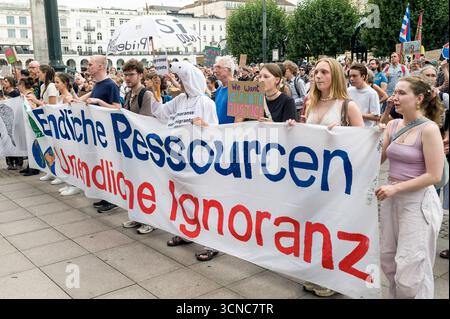 Freitag-für-Zukunft-Demonstration in Hamburg 20250920ad170 Hamburg Deutschland *** Freitage für zukünftige Demonstration in Hamburg 20250920ad170 Hamburg Deutschland Deutschland Copyright: XAchimxDuwentästerx Stockfoto