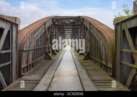 Das beeindruckende viktorianische Gitterwerk des Spey Viaduct, heute Teil des Speyside Way Fernwanderwegs. Stockfoto