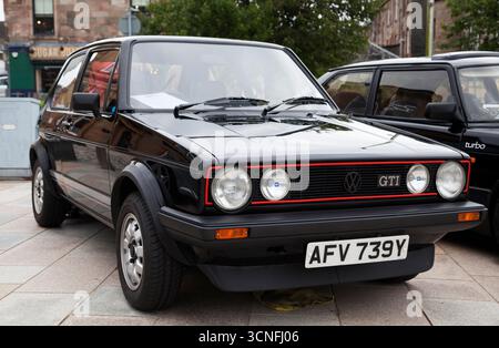 1983 Volks Wagon Golf 1,8 GTI auf der Classic Car Show in Helensburgh, Schottland Stockfoto