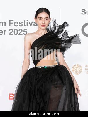 17. September 2025 - Busan, Südkorea: Die thailändische Schauspielerin Davika Hoorne, kommt am 17. September 2025 im Busan Cinema Center in Busan, Süd-Seoul, Südkorea, bei der Eröffnung des roten Teppichs am 30. Busan International Film Festival. (Foto: Lee Young-HO/SIPA USA) Stockfoto