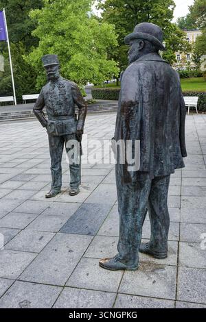 Statuen von Kaiser Franz Joseph I. und König Eduard VII., Kurort im Kaiserwald, Heilquelle, Gesundheit, Marianske Lazne, Marianske LaznG, Cz Stockfoto