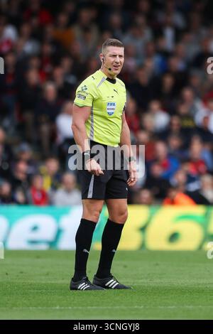 Vitality Stadium, Boscombe, Dorset, Großbritannien. September 2025. Premier League Football, AFC Bournemouth gegen Newcastle United; Schiedsrichter Robert Jones Credit: Action Plus Sports/Alamy Live News Stockfoto