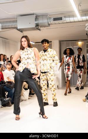 London, Vereinigtes Königreich. September 2025. Unendliche Designer kommen zu einer Veranstaltung zusammen, die von kleinen Boutiquen Fashion Global in East London veranstaltet wird. Cristina Massei/Alamy Live News Stockfoto