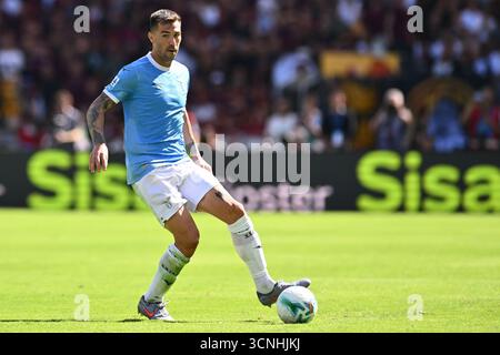Rom, Italien. September 2025. Alessio Romagnoli von S.S. Lazio spielt am 4. Tag der Serie A Meisterschaft zwischen S.S. Lazio und A. S. Roma im Olympiastadion am 21. September 2025 in Rom. Quelle: Domenico Cippitelli/Alamy Live News Stockfoto
