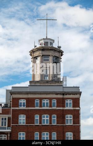 Semaphore Tower, innerhalb der Marinestützpunkt in Portsmouth. September 2025. Stockfoto