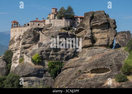 Landschaft und Kloster Varlaam in Meteora, Griechenland Stockfoto