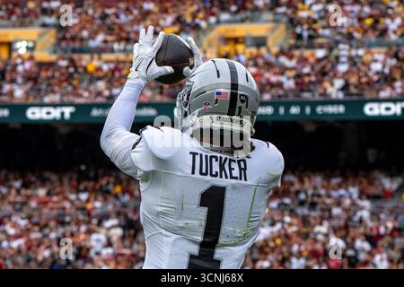 Landover, Usa. September 2025. Der Raiders-Wide-Receiver Tre Tucker (1) von Las Vegas erhält am Sonntag, den 21. September 2025, im Northwest Stadium in Landover, Maryland einen Touchdown-Pass. Foto: Bonnie Cash/UPI Credit: UPI/Alamy Live News Stockfoto