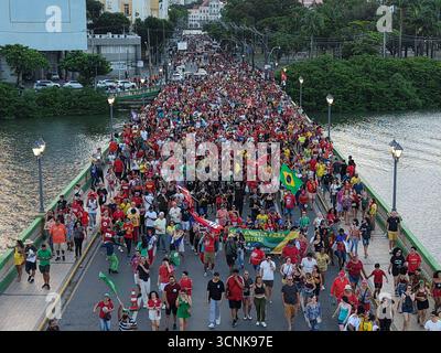 Recife, Brasilien. September 2025. An diesem Sonntag, dem 21., protestierte eine Menschenmenge in Recife gegen den Abschirmungsvorschlag (PEC da Blindagem). Luftaufnahmen. Quelle: João Carlos Mazella/FotoArena/Alamy Live News Stockfoto