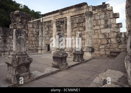 Israel; Galiläa; antike Ruinen und Ausgrabungen in Kapernaum; antike Ruinen und Ausgrabungen in Kapernaum; ruinas antiguas y excavaciones en Cafarnaúm Stockfoto