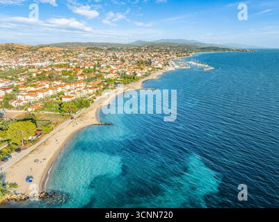 Yalangoch qizlarning mushuklari rasmlari Katta kokrak va katta dumba