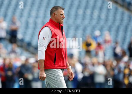 Foxborough, MA, USA. September 2025. MA, USA; New England Patriots Head Coach Mike Vrabel vor dem Spiel zwischen Pittsburgh Steelers und New England Patriots im Gillette Stadium in Foxborough, MA. Quelle: csm/Alamy Live News Stockfoto