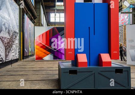 Bunte brasilianische Straßenkunst im Straat Museum, Amsterdam, Niederlande Stockfoto