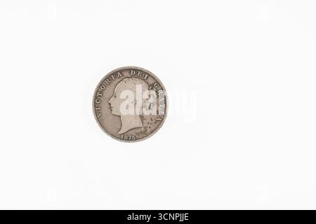 Cardiff Mid Glamorgan Wales UK September 22 2025 British Empire Queen Viktoia junger Kopf Silber zwei Schilling Florin Gesicht der Münze Stockfoto