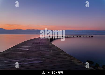 Langzeitbelichtungsansicht des Piers auf dem Meer im Seka Park Kocaeli Türkei Stockfoto
