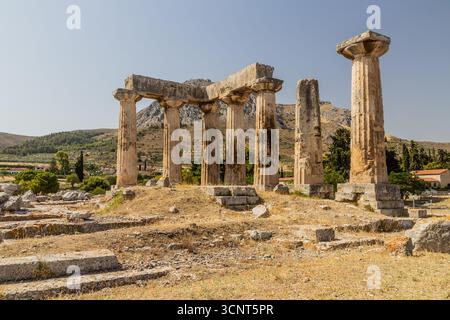 Tempel des Apollo Ruinen im antiken Korinth, Griechenland Stockfoto