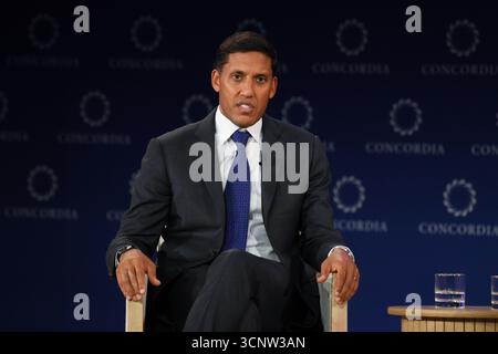 New York, USA. September 2025. Der Präsident der Rockefeller Foundation, Dr. Rajiv J. Shah, nimmt am 22. September 2025 am Concordia Annual Summit 2025 im Sheraton New York Times Square Hotel in New York, NY, Teil. (Foto: Efren Landaos/SIPA USA) Credit: SIPA USA/Alamy Live News Stockfoto