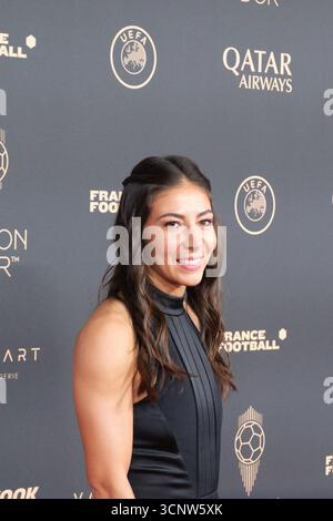Paris, Íle-de-France, Frankreich - 22. September 2025: Clara Mateo von Paris FC Women in Ballon d'Or 2025 Roter Teppich, Teil der Ballon d'Or 2025 Gala, gefeiert im Theatre du Châtelet in Paris. Quelle: Rubén Gil/Alamy Live News. Stockfoto