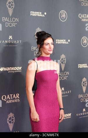 Paris, Íle-de-France, Frankreich - 22. September 2025: Emily Fox in Ballon d'Or 2025 Roter Teppich, Teil der Ballon d'Or 2025 Gala, gefeiert im Theatre du Châtelet in Paris. Quelle: Rubén Gil/Alamy Live News. Stockfoto