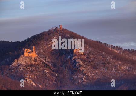 Ruinen von Catle Chateau de Saint-Ulrich, Chateau du Girsberg und Chateau du Haut-Ribeaupierre bei Ribeauville, Elsass, Frankreich Stockfoto