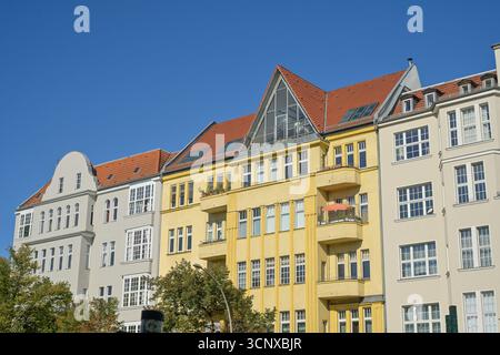 Altbau, ausgebautes Dachgeschoß, Hauptstraße, Schöneberg, Bezirk Tempelhof-Schöneberg, Berlin, Deutschland Stockfoto