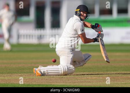 United Kingdom, Leicester, Upton Steel County Ground, 21. September 2025, Rothley Park's Dieter Klein auf dem Weg zu 50 im County Cup Finale dazwischen Stockfoto
