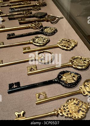 Eine Sammlung kunstvoller Schlüssel in der Hofburg, Stockfoto