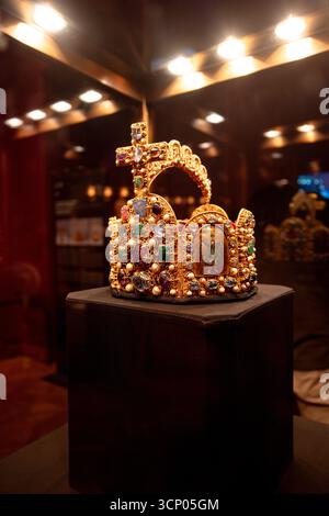 Kronen und Juwelen in der Hofburg, Stockfoto