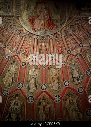 Königliche Umhänge und Kleider in der Hofburg Stockfoto