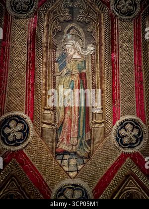 Königliche Umhänge und Kleider in der Hofburg Stockfoto