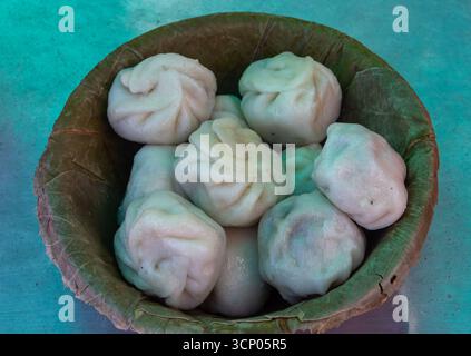 Nepalesische köstliche gedämpfte Momos in Bowl Stockfoto