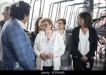 Mailand, Italien. September 2025. Mailand, Bisceglie Metro, Einweihung einer der neuen Fahrradstationen der Gemeinde Mailand an der Metrostation Bisceglie, mit Stadträtin Arianna Censi, Silvana Carcano Amat, Silvia Fossati Präsidentin der 7. Gemeindepräsidentin Weelo Pin Gianluca Credit: Independent Photo Agency/Alamy Live News Stockfoto