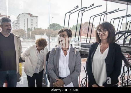 Mailand, Italien. September 2025. Mailand, Bisceglie Metro, Einweihung einer der neuen Fahrradstationen der Gemeinde Mailand an der Metrostation Bisceglie, mit Stadträtin Arianna Censi, Silvana Carcano Amat, Silvia Fossati, Bewohnerin des 7. Bezirks Credit: Unabhängige Fotoagentur/Alamy Live News Stockfoto