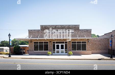 Maiden, North Carolina, USA-14. Juli 2025: Gebäude der Paul Joseph klutz Town Library and Education Center. Stockfoto