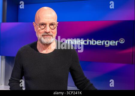 Änderungsantrag 23. September 2025 diskutierte Sandra Maischberger in Köln mit Gästen über innenpolitische Reformpläne und die politische Lage in den USA. Unter den Gesprächspartnern war Schauspieler Christian Berkel, 23.09.2025, Köln, *** am 23. September 2025 diskutierte Sandra Maischberger mit Gästen in Köln über innenpolitische Reformpläne und die politische Situation in den USA. Unter den Gesprächspartnern war der Schauspieler Christian Berkel, 23 09 2025, Köln, Stockfoto