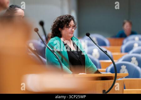 2011-09-23 Dutch Tweede Kamer Plenardebatte DEN HAAG, NIEDERLANDE - 23. SEPTEMBER: Caroline van der Plas BBB während der Plenardebatte im Tweede Kamer am 23. September 2025 2025 in den Haag, Niederlande den Haag Tweede Kamer Niederlande Inhalte können nicht direkt oder indirekt über Dritte weiterverbreitet werden. Copyright: XJohnxBeckmannx Stockfoto