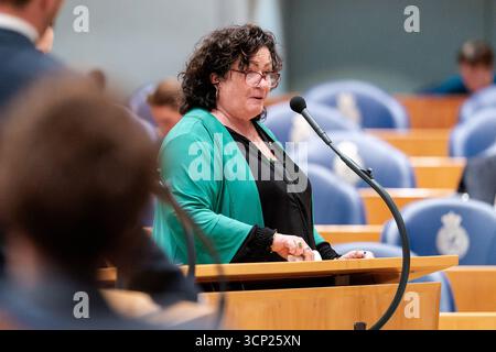 2011-09-23 Dutch Tweede Kamer Plenardebatte DEN HAAG, NIEDERLANDE - 23. SEPTEMBER: Caroline van der Plas BBB während der Plenardebatte im Tweede Kamer am 23. September 2025 2025 in den Haag, Niederlande den Haag Tweede Kamer Niederlande Inhalte können nicht direkt oder indirekt über Dritte weiterverbreitet werden. Copyright: XJohnxBeckmannx Stockfoto