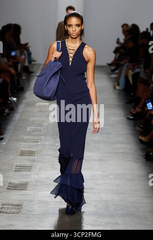 Mailand, Italien. September 2025. EISBERG Frühjahr/Sommer 2026 Laufsteg während der Milan Fashion Week am 2025. September - Mailand, Italien, 23./09/2025 Credit: dpa/Alamy Live News Stockfoto