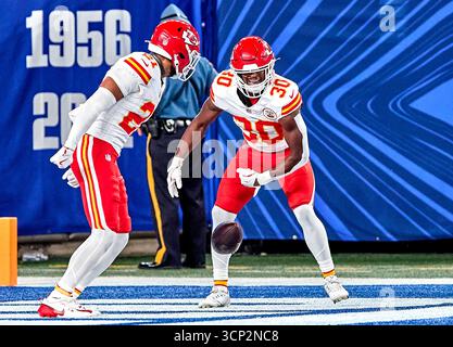 Christian Roland-Wallace (30) feiert, nachdem er am Sonntag, den 21. September 2025 im MetLife Stadium in East Rutherford, New Jersey, einen Touchdown gegen die New York Giants zurückgegeben hatte. Duncan Williams/CSM Stockfoto