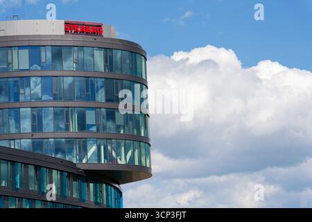 STRABAG österreichisches Bauunternehmen-Logo auf dem Hauptsitz am 29. Mai 2025 in Prag, Tschechische republik. Stockfoto