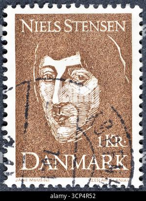 Von Dänemark gedruckte gestempelte Briefmarke, die das Porträt des Wissenschaftlers Niels Stensen zeigt, um 1969. Stockfoto