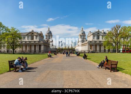 Ein Bild der Wohnungen und Büros der Isle of Dogs und der Canary Wharf an der University of Greenwich. Stockfoto